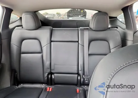 2021 Tesla Model Y z USA, uszkodzony, nr VIN 5YJYGDEE2MF065532